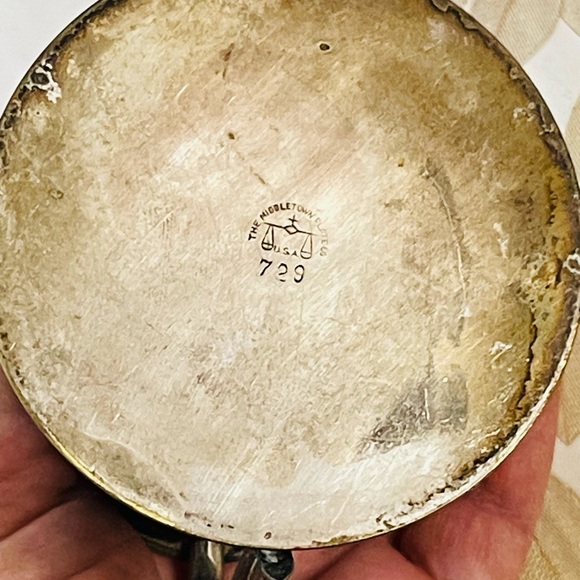 Antique Middletown Plate Co. Creamer - Pattern
729 - Silverplate - c.1900 - Picture 3 of 7